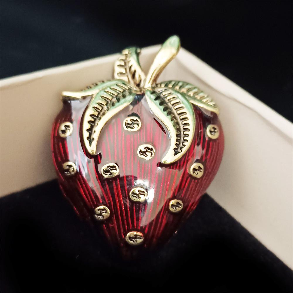 Vintage Middle Style Women Men Enamel Strawberry Brooches Badges Retro Baroque Fruit Dripping Oil Pins Corsage For Women Lady
Vintage Middle Style Women Men Enamel Strawberry Brooches Badges Retro Baroque Fruit Dripping Oil Pins Corsage For Women Lady