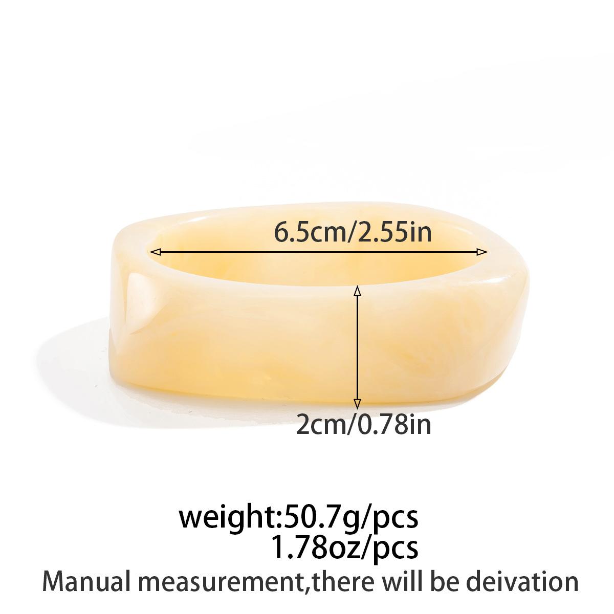 High-End Irregular Smudged Resin Bracelet, Old Money Wind Marble White Non-Fading Bracelet
High-End Irregular Smudged Resin Bracelet, Old Money Wind Marble White Non-Fading Bracelet