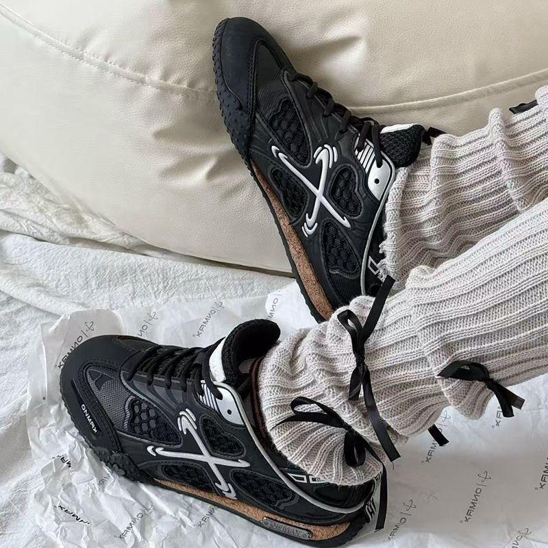 Summer new thin-soled fashion sneakers 40 чёрный
Summer new thin-soled fashion sneakers 40 чёрный