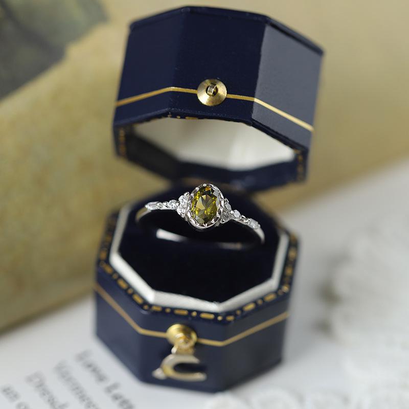 S925 Sterling Silver Peridot Vintage Ring for Women - High-End Light Luxury Design Size 7
S925 Sterling Silver Peridot Vintage Ring for Women - High-End Light Luxury Design Size 7