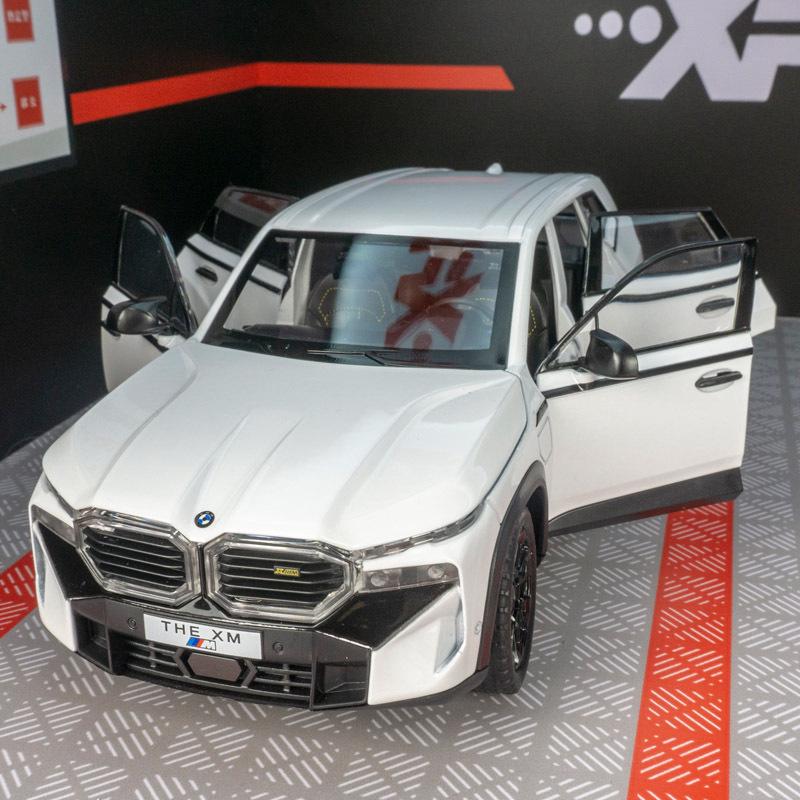 Jinlifang 1901-330 Сплавная модель внедорожника BMW XM: Коллекционная игрушечная машинка для мальчиков
Jinlifang 1901-330 Сплавная модель внедорожника BMW XM: Коллекционная игрушечная машинка для мальчиков