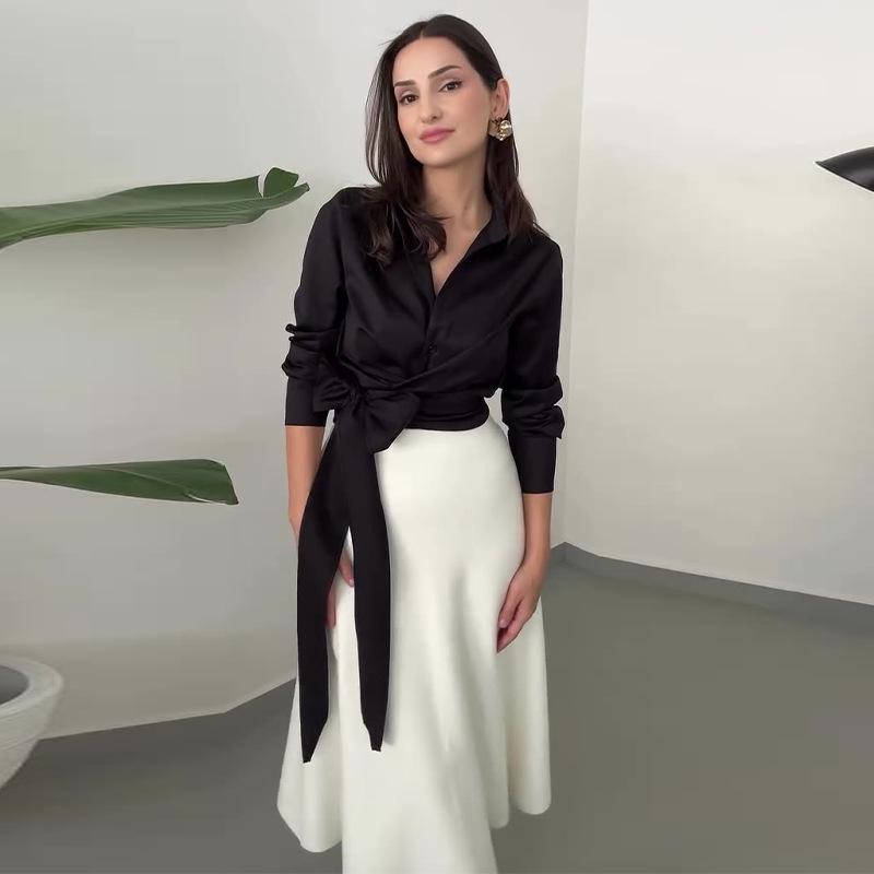 Дизайнерский женский комплект на осень 2024 года: рубашка на шнуровке и миди-юбка с высокой талией M
Дизайнерский женский комплект на осень 2024 года: рубашка на шнуровке и миди-юбка с высокой талией M