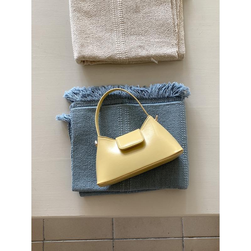 Summer new shoulder bag women s versatile exquisite small hand bag women s leather fashionable simple small messenger bag women жёлтый
Summer new shoulder bag women s versatile exquisite small hand bag women s leather fashionable simple small messenger bag women жёлтый