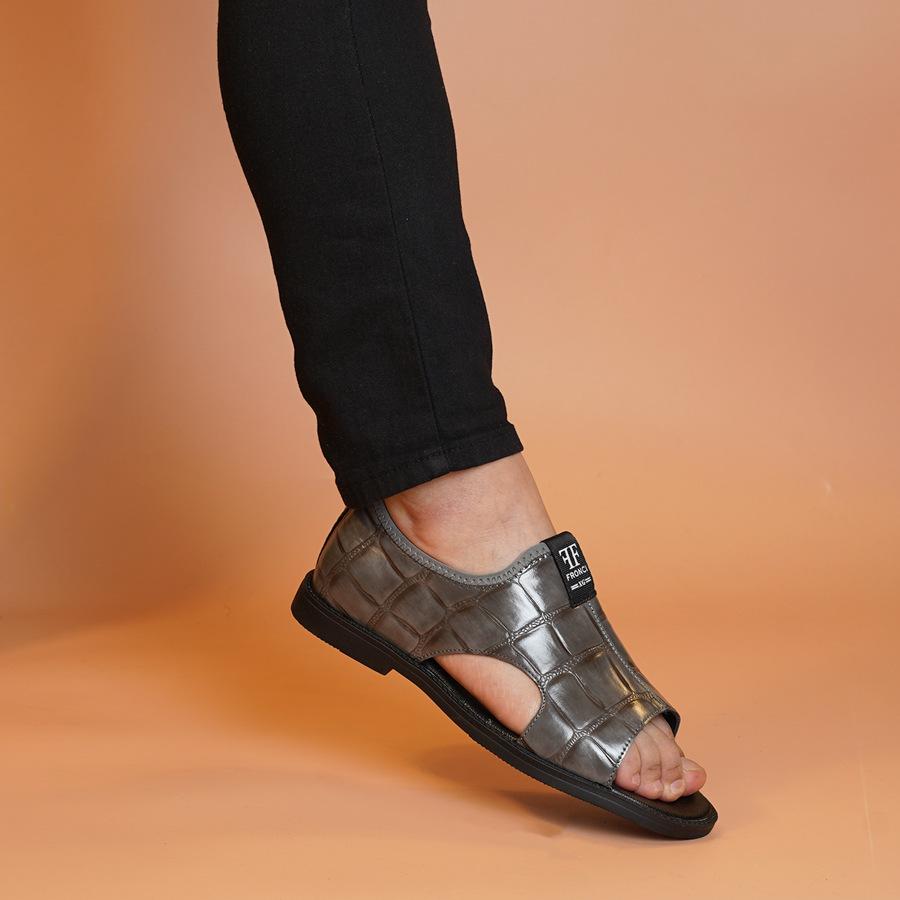 Sandals men s summer new men s casual non-slip cool leather shoes breathable trend soft sole driving men s shoes go out versatile 44 сірий колір
Sandals men s summer new men s casual non-slip cool leather shoes breathable trend soft sole driving men s shoes go out versatile 44 сірий колір