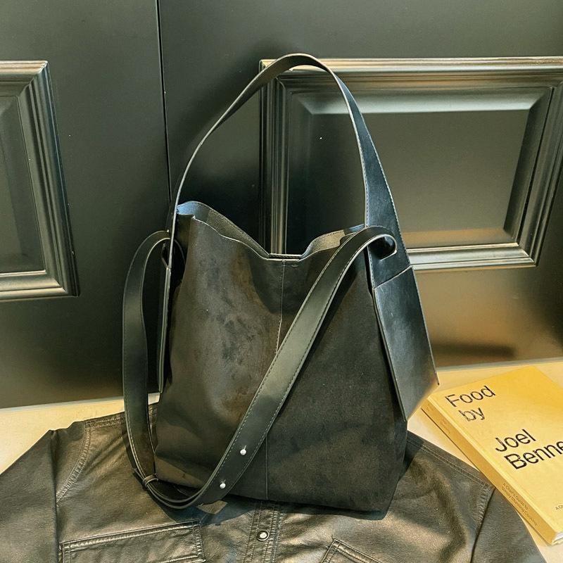 Сумка-ведро женская премиум-класса, сумка через плечо, женская дорожная пушистая сумка, ретро сумка через плечо, женская большой вместимости зелёный
Сумка-ведро женская премиум-класса, сумка через плечо, женская дорожная пушистая сумка, ретро сумка через плечо, женская большой вместимости зелёный