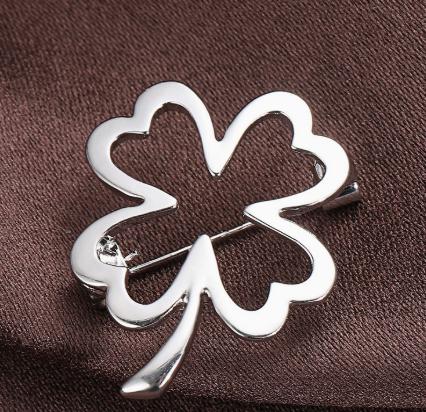 Four Leaf Clover Brooch Silver Tone Metal Pin for Cardigan Sweater Coat Accessories Fashion Jewelry Clothing Fastener One Size
Four Leaf Clover Brooch Silver Tone Metal Pin for Cardigan Sweater Coat Accessories Fashion Jewelry Clothing Fastener One Size