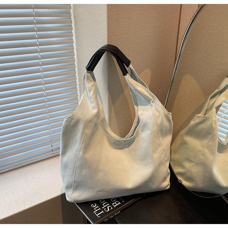 Джинсовая сумка женская большой вместимости новая летняя универсальная простая на плечо для покупок студенческая сумка светло-синий
Джинсовая сумка женская большой вместимости новая летняя универсальная простая на плечо для покупок студенческая сумка светло-синий