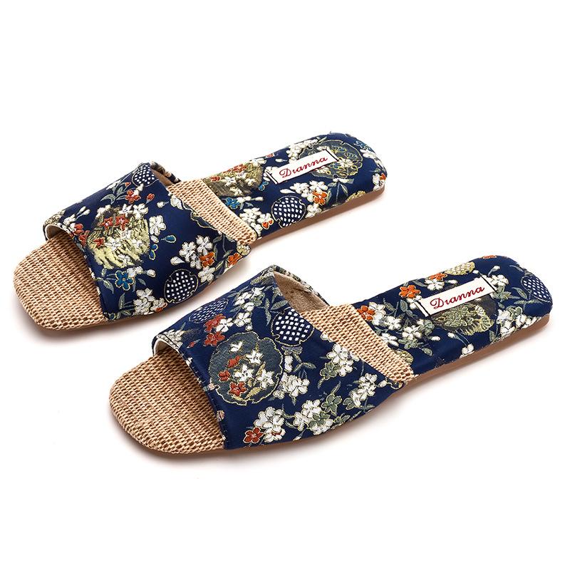 Women s Embroidery Open Toe Indoor Slippers Embroidered Floral Satin Upper Linen Bottom Slides Summer Beach Flat Slides Slip on Dress Shoes for Women 44/45
Women s Embroidery Open Toe Indoor Slippers Embroidered Floral Satin Upper Linen Bottom Slides Summer Beach Flat Slides Slip on Dress Shoes for Women 44/45