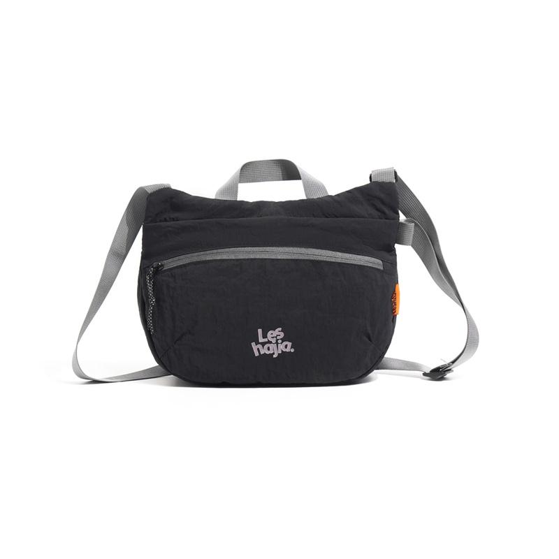 Women s Compact Crossbody Bag Lightweight Nylon Shoulder Tote with Front Zipper Pocket чорний
Women s Compact Crossbody Bag Lightweight Nylon Shoulder Tote with Front Zipper Pocket чорний