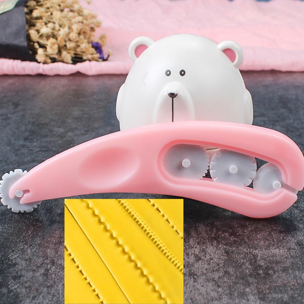 4 Wheels Cake Decorating Tools Strip Icing Pastry Mold Embosser Embossing Rollers Fondant Cutter розовый
4 Wheels Cake Decorating Tools Strip Icing Pastry Mold Embosser Embossing Rollers Fondant Cutter розовый