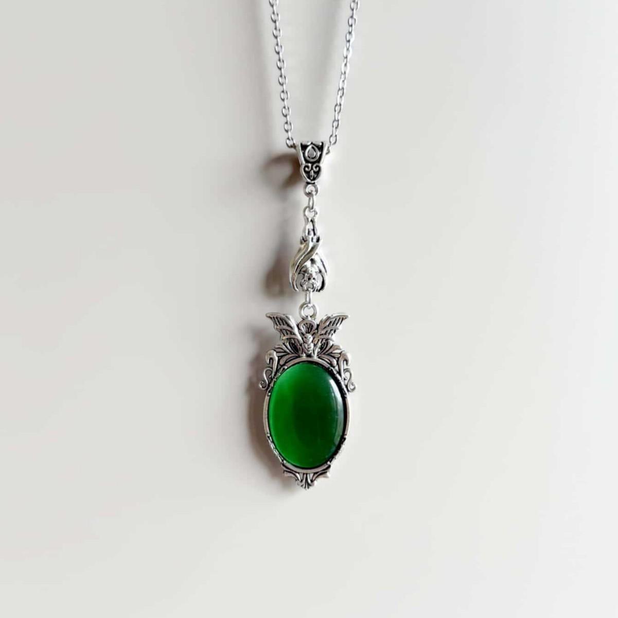 Fashion Gothic Sliver Color Vampire Bat Oval Red Black Green Glass Crystal Pendant Necklace for Women Halloween Party Jewelry зелений
Fashion Gothic Sliver Color Vampire Bat Oval Red Black Green Glass Crystal Pendant Necklace for Women Halloween Party Jewelry зелений