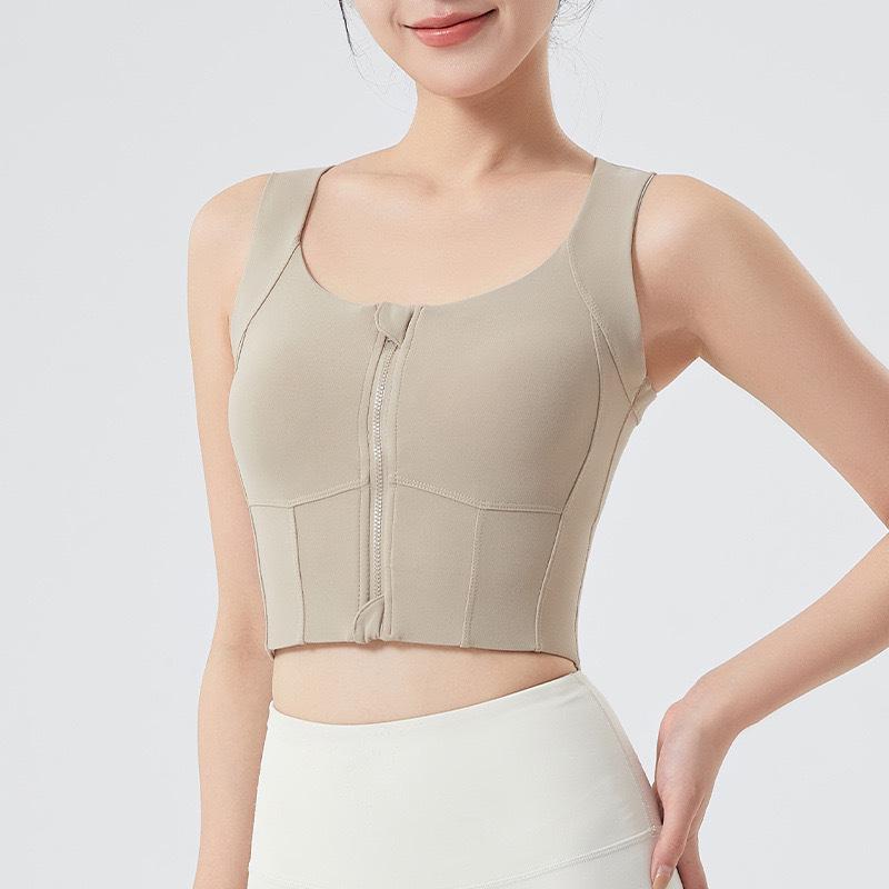 Топ для йоги Mermaid Line с нагрудными вкладышами и передней молнией для маскировки подмышечного жира M
Топ для йоги Mermaid Line с нагрудными вкладышами и передней молнией для маскировки подмышечного жира M