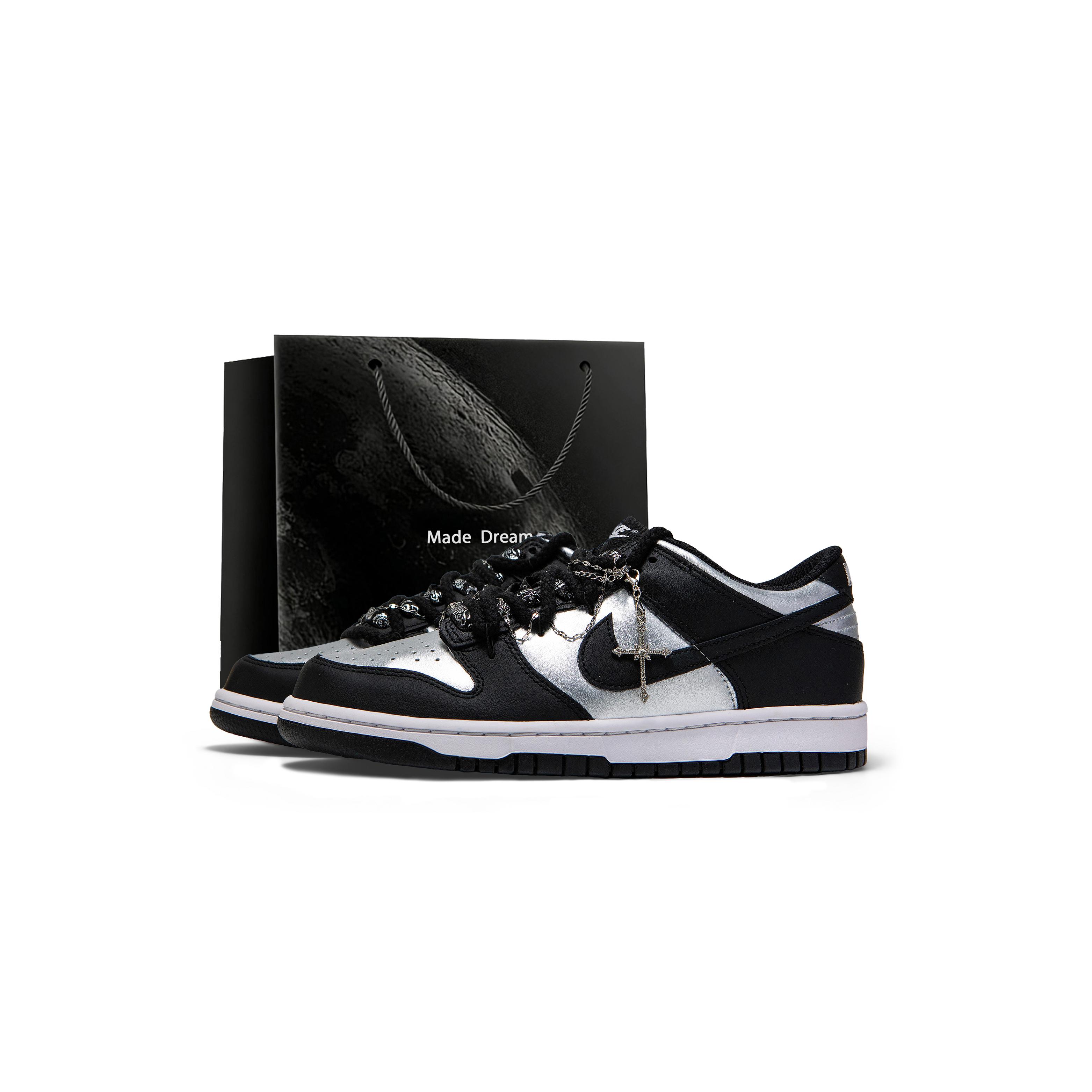 Nike Dunk Slip Resistant Abrasion Resistant Low top Skateboard Shoes Men s Black Silver DD1391-100(Team1517-SBOX) 44.5
Nike Dunk Slip Resistant Abrasion Resistant Low top Skateboard Shoes Men s Black Silver DD1391-100(Team1517-SBOX) 44.5