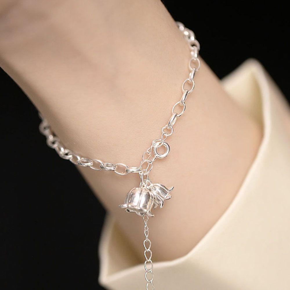 Exquisite Lucky Bracelet Floral Fortune Hand Chain Flower Decor Bracelet Birthday Graduation Gift
Exquisite Lucky Bracelet Floral Fortune Hand Chain Flower Decor Bracelet Birthday Graduation Gift