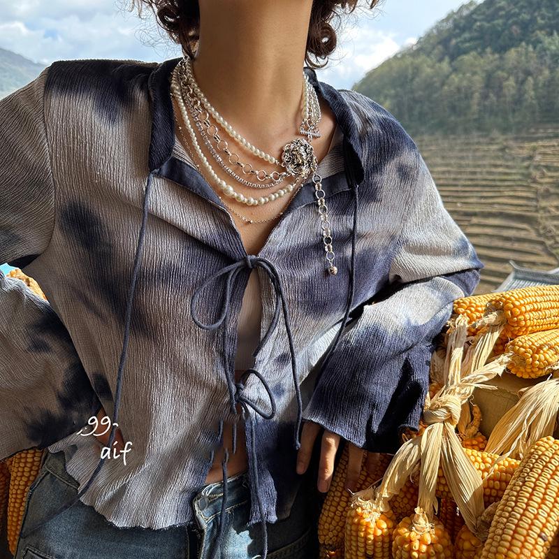 Элегантное ключичное колье из циркона и стеклянного жемчуга с уникальным дизайном
Элегантное ключичное колье из циркона и стеклянного жемчуга с уникальным дизайном