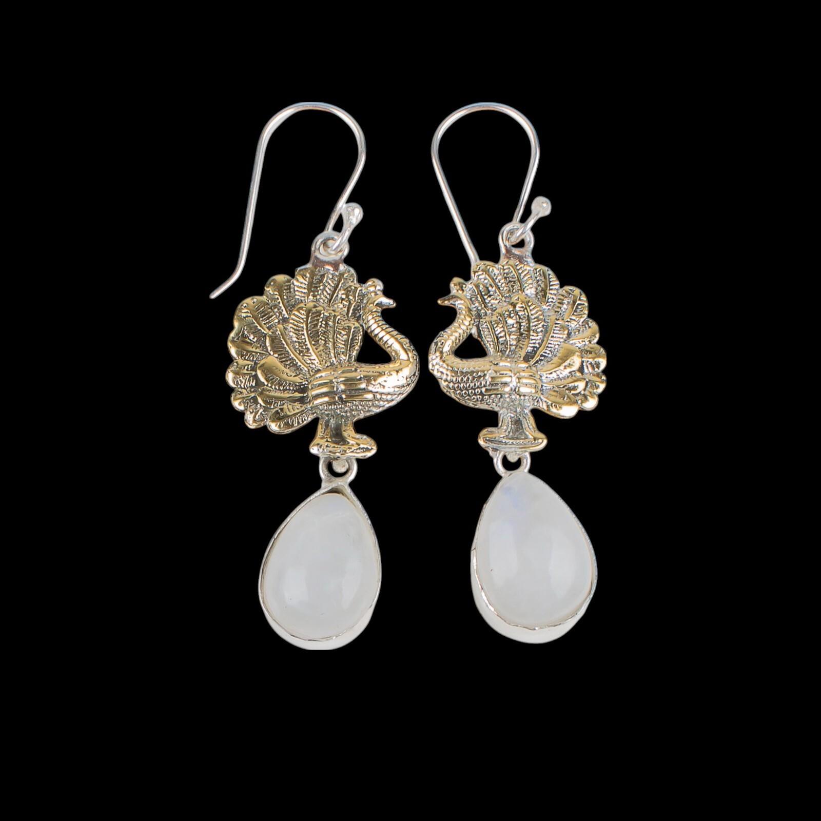 Rainbow Moonstone Gemstone 925 Sterling Silver Jewelry Handmade Earrings 2.20 EE-44-29
Rainbow Moonstone Gemstone 925 Sterling Silver Jewelry Handmade Earrings 2.20 EE-44-29