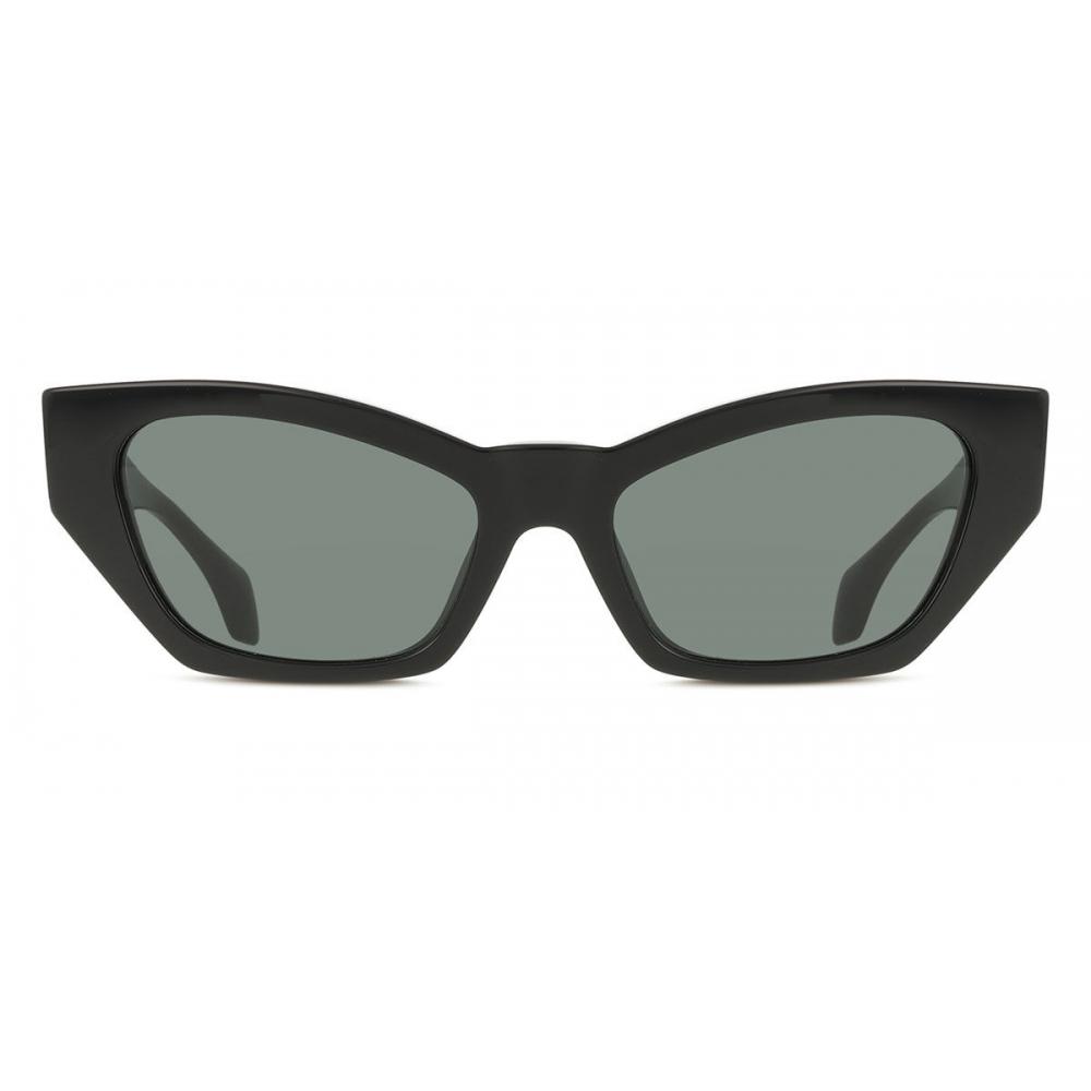 Versace Women Sunglasses Ve4488u Gb1 87 Black/53-17-140
Versace Women Sunglasses Ve4488u Gb1 87 Black/53-17-140