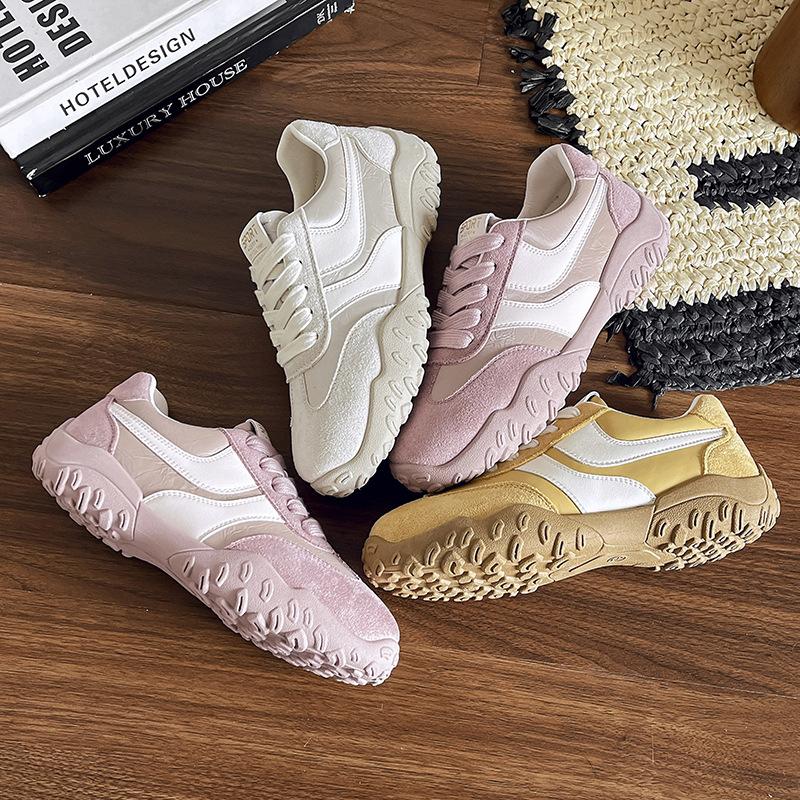 Soft leather women s new board shoes, light soft sole, not tired feet, breathable, comfortable and fashionable casual shoes 35
Soft leather women s new board shoes, light soft sole, not tired feet, breathable, comfortable and fashionable casual shoes 35