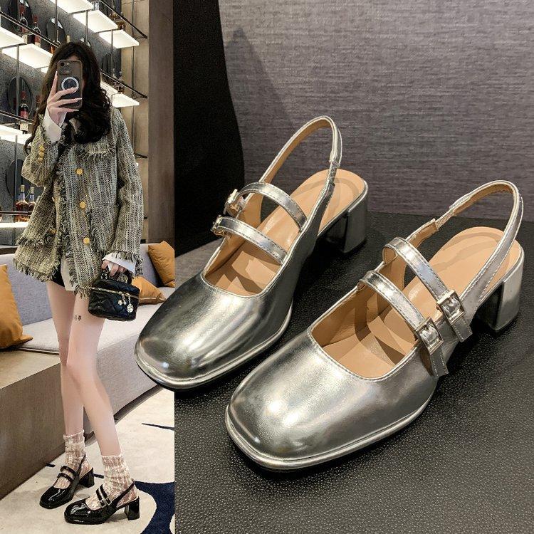 Summer hollow bag head sandals 2024 new Mary Jane light mouth thick heel single shoes French fairy style small leather shoes 35 чёрный
Summer hollow bag head sandals 2024 new Mary Jane light mouth thick heel single shoes French fairy style small leather shoes 35 чёрный