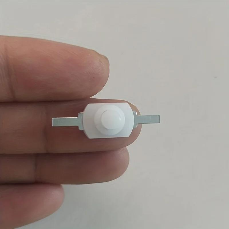 10 шт. Міні-кнопковий перемикач увімк./вимк. чорного та білого кольору DC 12 В 1 А для електричного ліхтарика
10 шт. Міні-кнопковий перемикач увімк./вимк. чорного та білого кольору DC 12 В 1 А для електричного ліхтарика