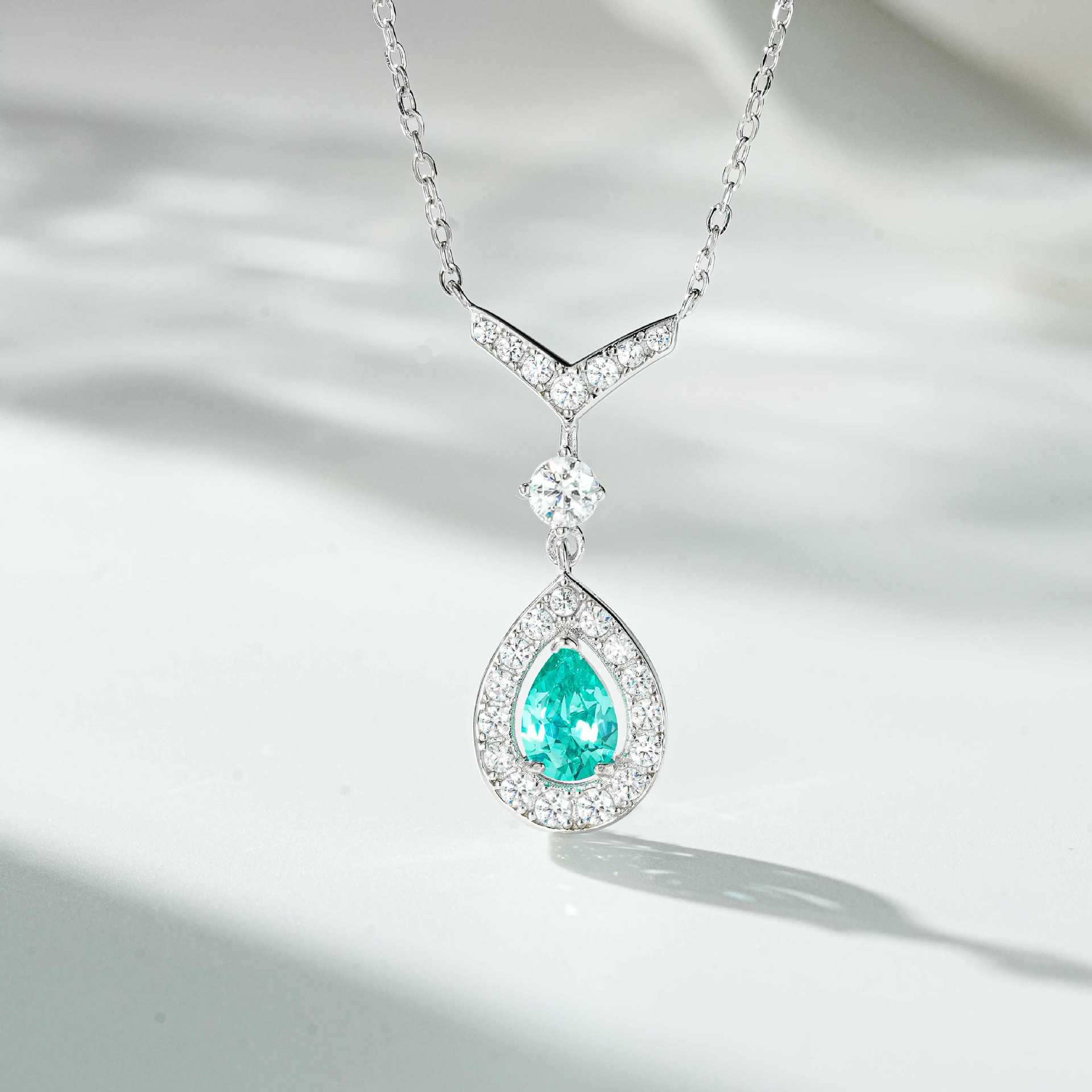 High-end Women s 18K White Gold and Platinum PT950 Water Drop Necklace Female Shaped Pear-shaped Aquamarine Pendant чёрный
High-end Women s 18K White Gold and Platinum PT950 Water Drop Necklace Female Shaped Pear-shaped Aquamarine Pendant чёрный