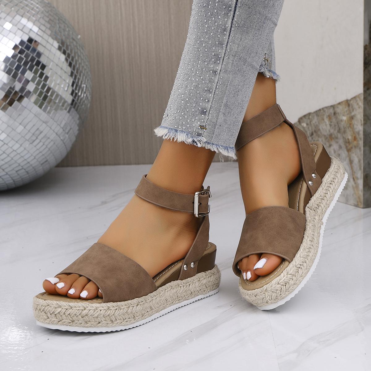 New Summer Round Toe Thick Sole Comfortable Fish Mouth Sandals for Women s Fashionable Large Size Buckle Open Toe Casual Sandals 36 коричневий
New Summer Round Toe Thick Sole Comfortable Fish Mouth Sandals for Women s Fashionable Large Size Buckle Open Toe Casual Sandals 36 коричневий