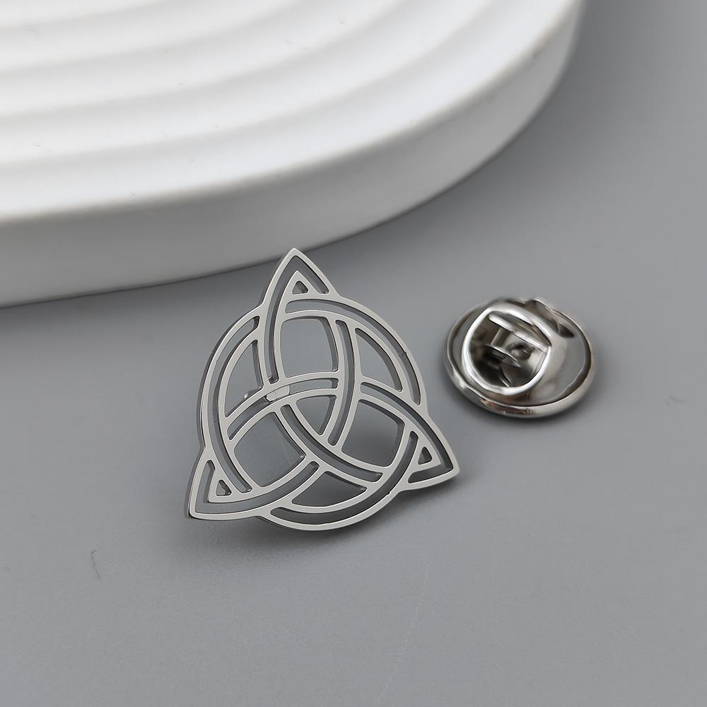 Round Celtic knot gold-plated brooch, suit lapel pin, classic badge for men, anti-exposure button for women. серебряный
Round Celtic knot gold-plated brooch, suit lapel pin, classic badge for men, anti-exposure button for women. серебряный