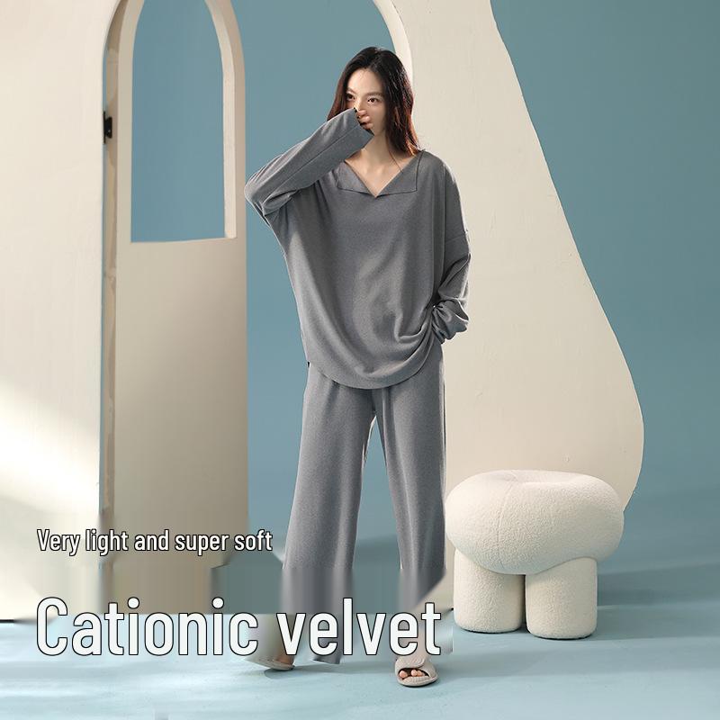 Cationic Velvet Lightweight Women s Color Block Pajama Set - Soft, Warm, and Loose for Autumn/Winter Homewear XXL
Cationic Velvet Lightweight Women s Color Block Pajama Set - Soft, Warm, and Loose for Autumn/Winter Homewear XXL