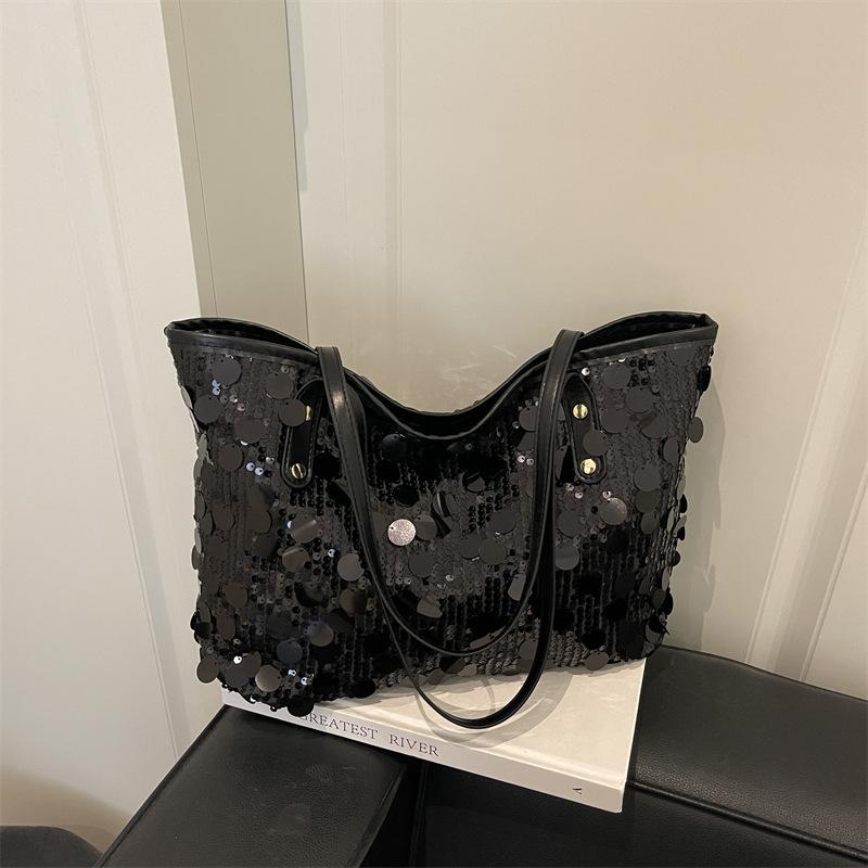 Sequined tote bag women s niche retro foreign style portable shoulder bag large capacity fashion commuter armpit bag чорний
Sequined tote bag women s niche retro foreign style portable shoulder bag large capacity fashion commuter armpit bag чорний