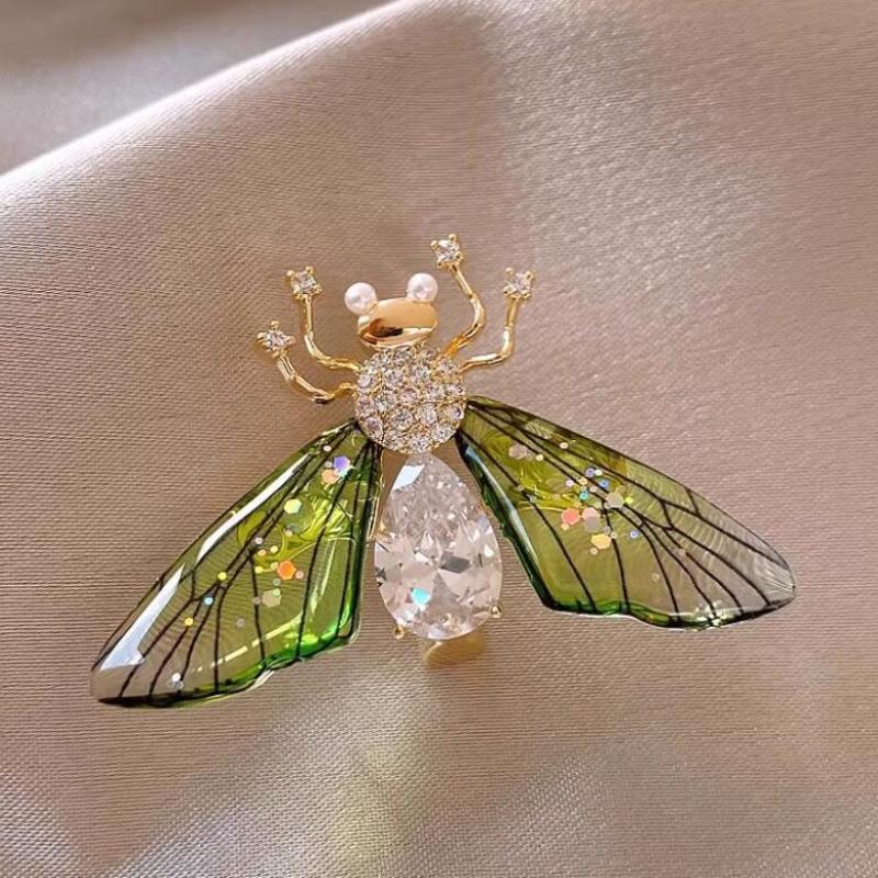 Trendy Crystal Butterfly Brooches for Women Rhinestone Water Drop Tassel Pendant Safety Lapel Pins Girl Corsage Jewelry зелений
Trendy Crystal Butterfly Brooches for Women Rhinestone Water Drop Tassel Pendant Safety Lapel Pins Girl Corsage Jewelry зелений