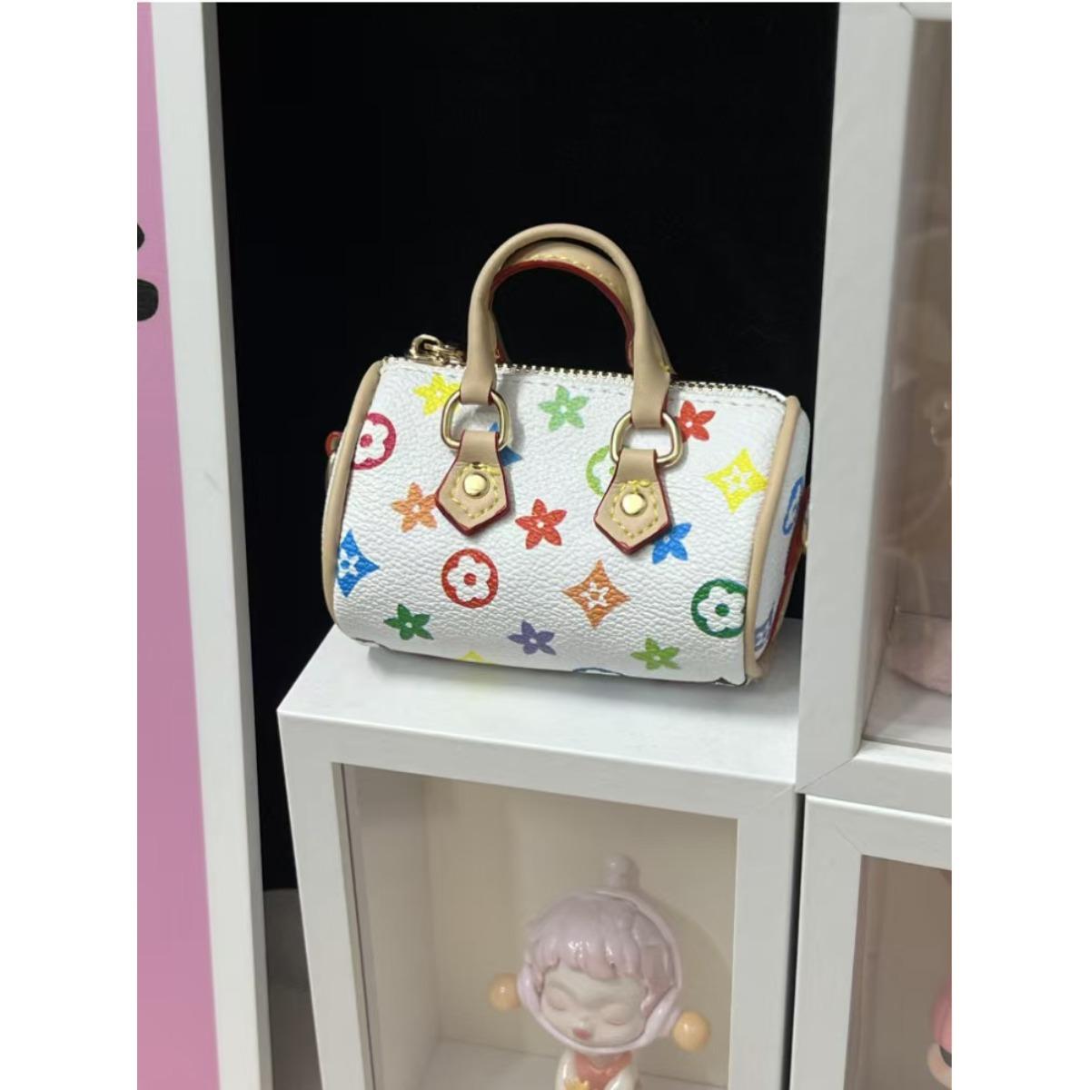 Mini bag, pillow bag, earphone bag, pair, touch the same bag in the live broadcast, pendant, car key bag. білий
Mini bag, pillow bag, earphone bag, pair, touch the same bag in the live broadcast, pendant, car key bag. білий