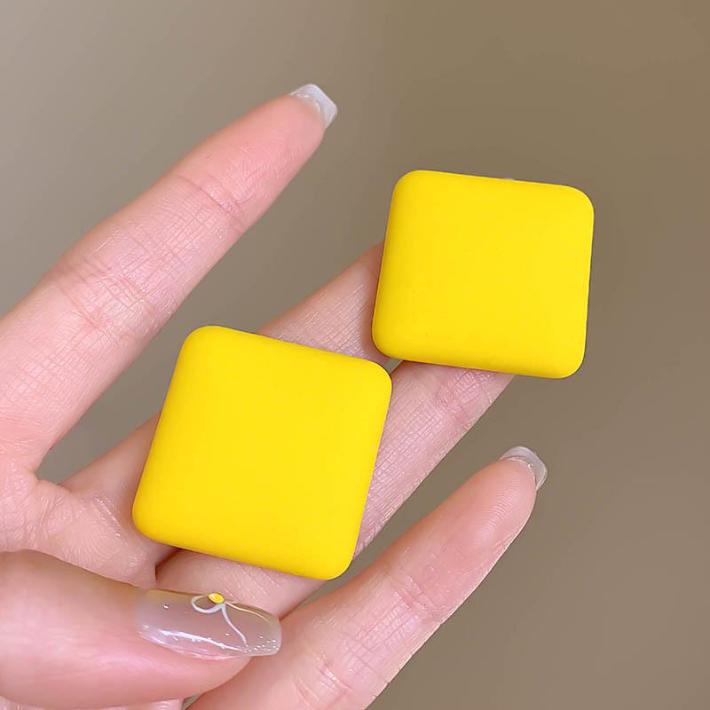 Роскошные серьги-пусеты с желтыми цветочными кисточками - Модный отпускной стиль, Высококлассные женские весенние аксессуары
Роскошные серьги-пусеты с желтыми цветочными кисточками - Модный отпускной стиль, Высококлассные женские весенние аксессуары