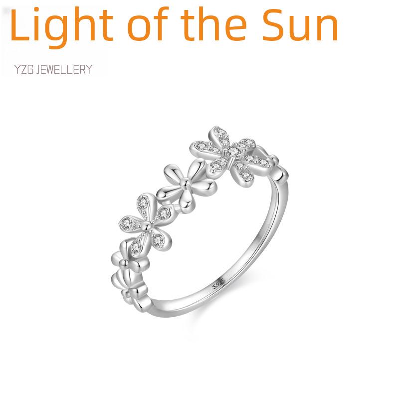S925 Sterling Silver Daisy Ring - Korean Fashion, Light Luxury Micro Diamond, Valentine s Day Gift. US Size 5
S925 Sterling Silver Daisy Ring - Korean Fashion, Light Luxury Micro Diamond, Valentine s Day Gift. US Size 5