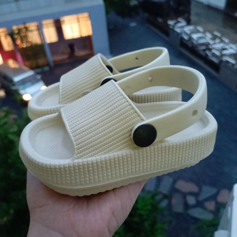 Summer Children s Slippers Boys and Girls Indoor Household Men s Home Belt Heel Belt Breathable Comfortable Children s New 36/37 (240mm) бежевий
Summer Children s Slippers Boys and Girls Indoor Household Men s Home Belt Heel Belt Breathable Comfortable Children s New 36/37 (240mm) бежевий