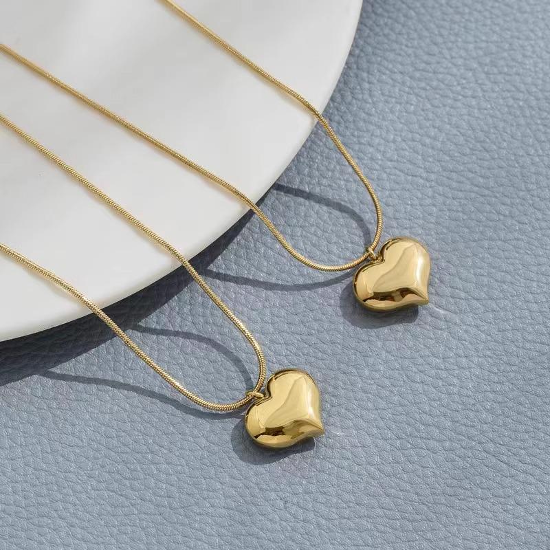 18K Gold-Plated Titanium Heart Necklace for Women - Luxurious, Durable, and Versatile Accessory
18K Gold-Plated Titanium Heart Necklace for Women - Luxurious, Durable, and Versatile Accessory
