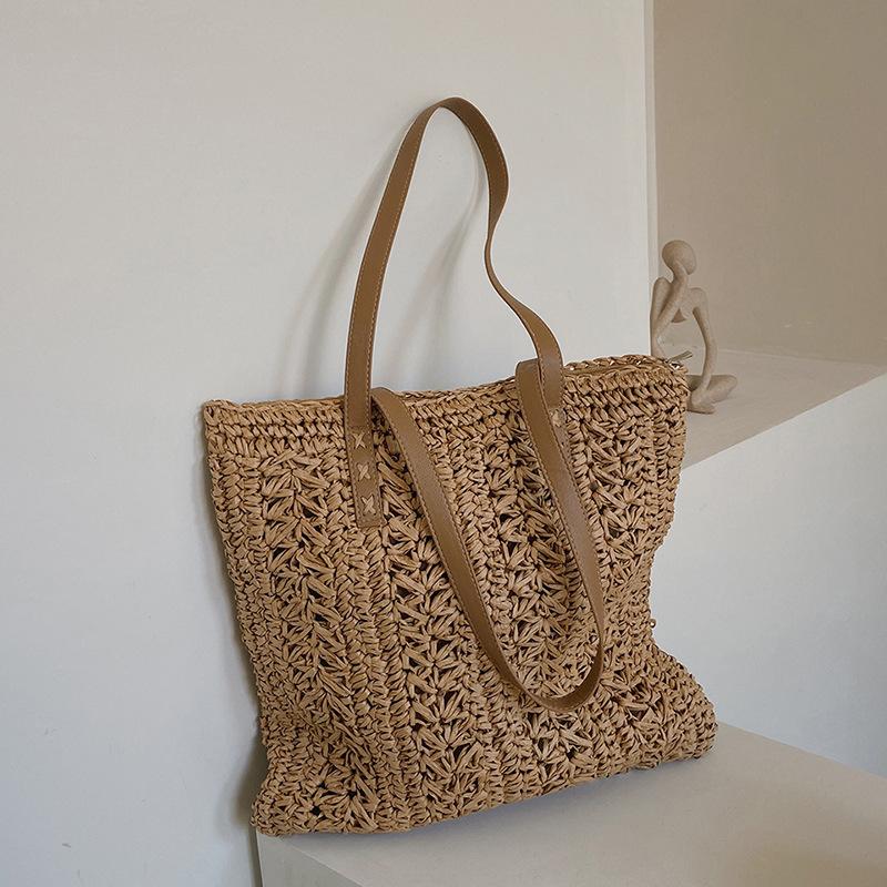 Square Hollow Straw Beach Bag Handmade Woven Shoulder Bag Raffia Rattan Shopping Travel Bag Bohemian Summer Vacation Casual Tote 39x38x2cm
Square Hollow Straw Beach Bag Handmade Woven Shoulder Bag Raffia Rattan Shopping Travel Bag Bohemian Summer Vacation Casual Tote 39x38x2cm