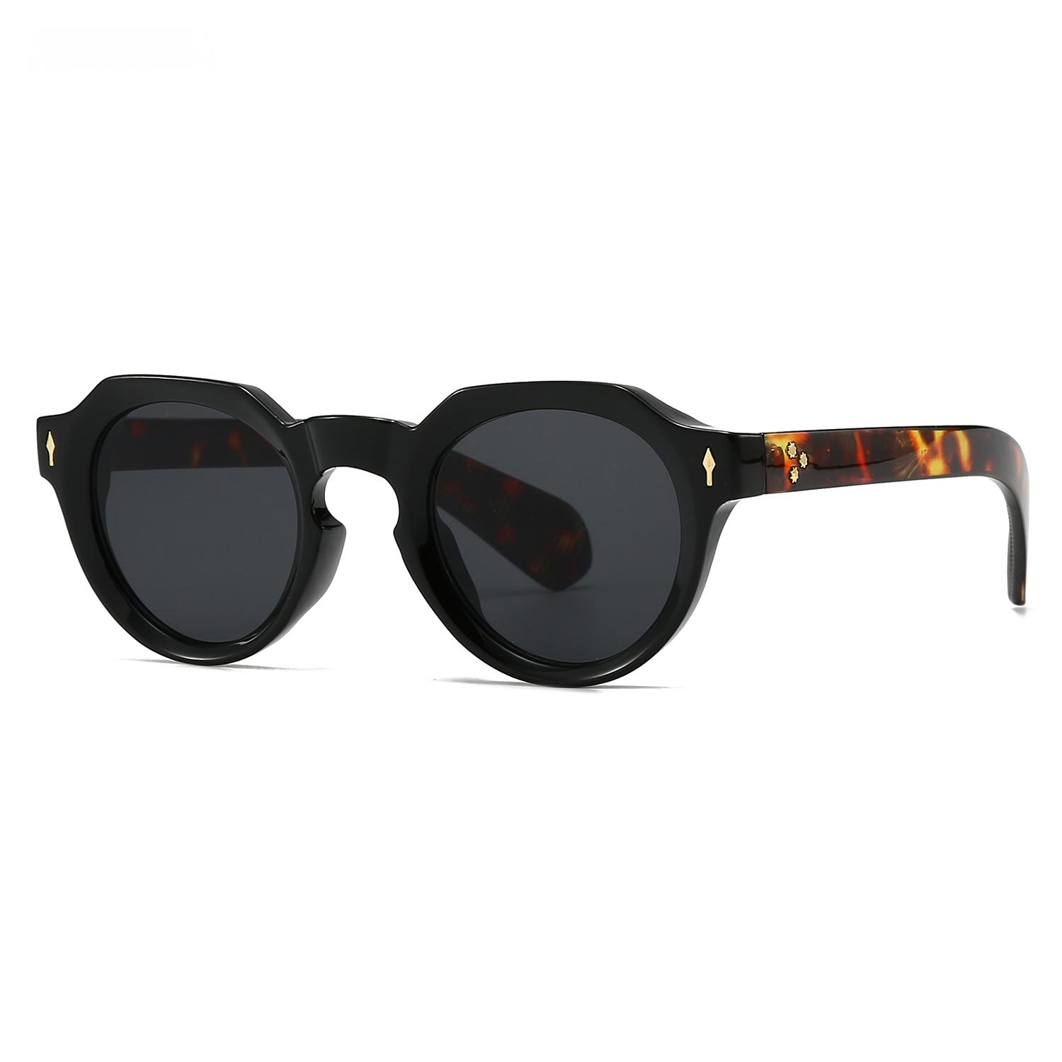 European And American Narrow Frame Export Sunglasses Trendy Street Photography Modern Charm Retro Sunglasses black
European And American Narrow Frame Export Sunglasses Trendy Street Photography Modern Charm Retro Sunglasses black