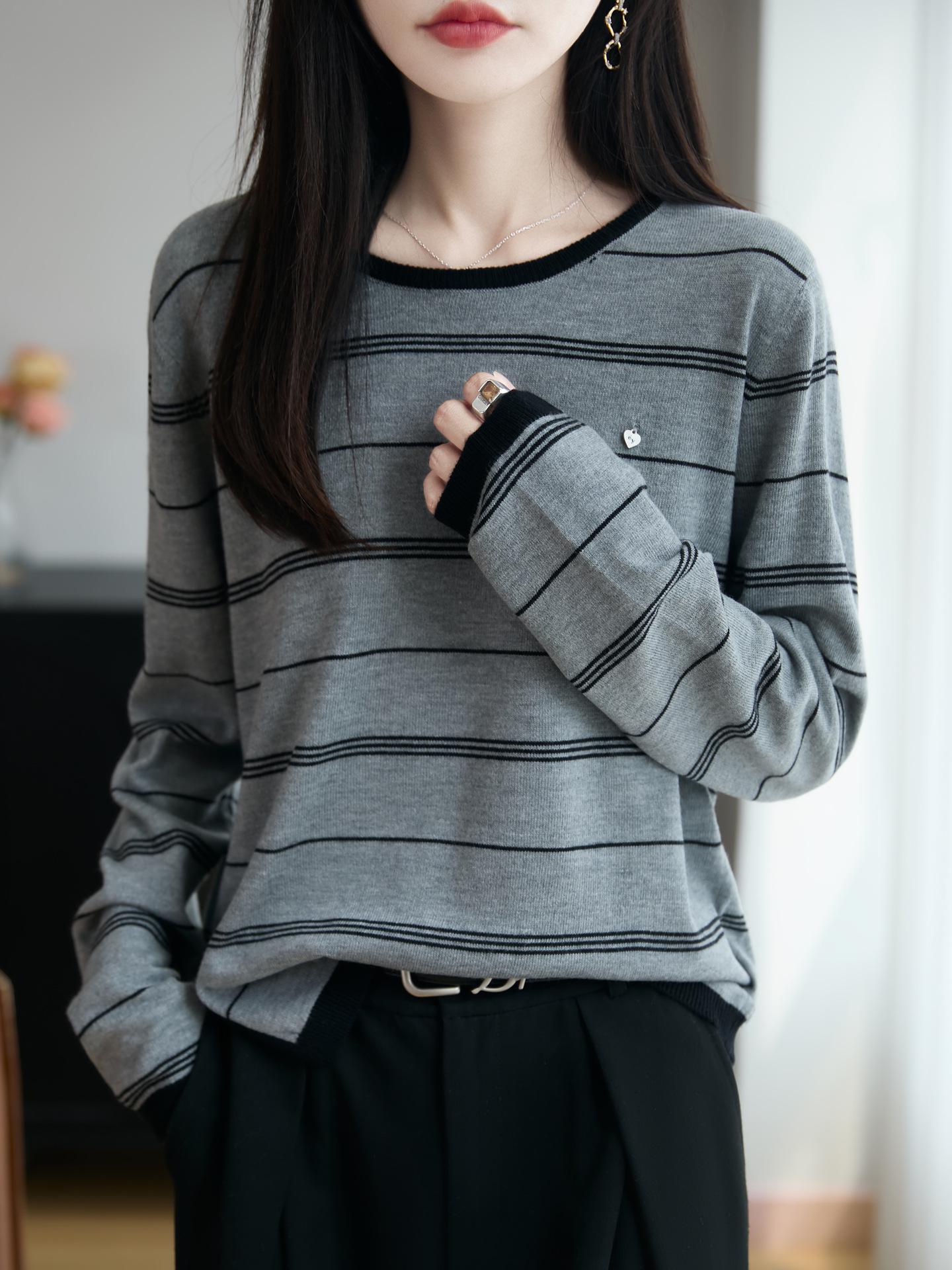 Women s Korean Style Striped Knitted Pullover: Retro Round Neck Sweater for Autumn/Winter One Size серый
Women s Korean Style Striped Knitted Pullover: Retro Round Neck Sweater for Autumn/Winter One Size серый