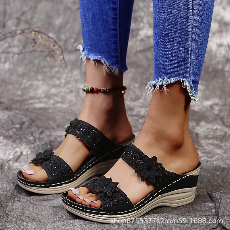 Large size summer new retro casual flower high heel one-character women s wedge heel slippers 35
Large size summer new retro casual flower high heel one-character women s wedge heel slippers 35