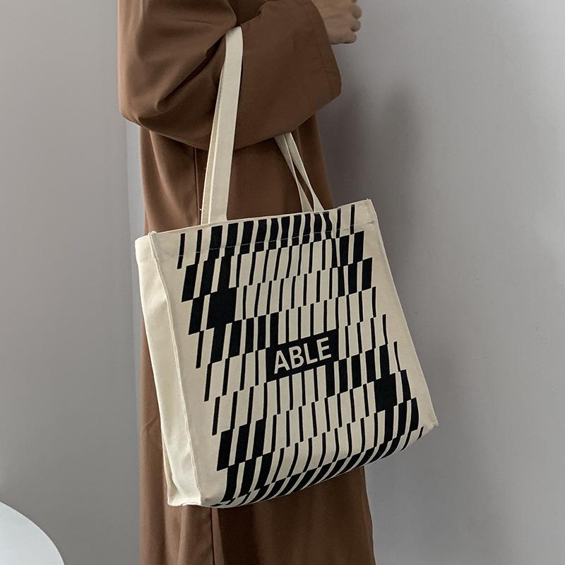 Large-capacity canvas bag ins Harajuku bag bag with zipper shoulder bag schoolgirl forest system possible
Large-capacity canvas bag ins Harajuku bag bag with zipper shoulder bag schoolgirl forest system possible