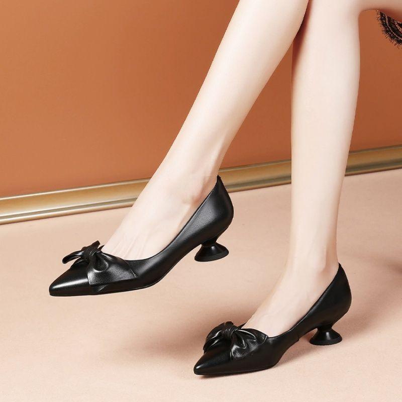 Туфлі-човники з м якої шкіри, темпераментні, на низькому підборі, жіночі, на середньому підборі, робочі шкіряні туфлі, з неглибоким вирізом, зручні, туфлі-човники, Zaptos Mujer 40 чорний
Туфлі-човники з м якої шкіри, темпераментні, на низькому підборі, жіночі, на середньому підборі, робочі шкіряні туфлі, з неглибоким вирізом, зручні, туфлі-човники, Zaptos Mujer 40 чорний