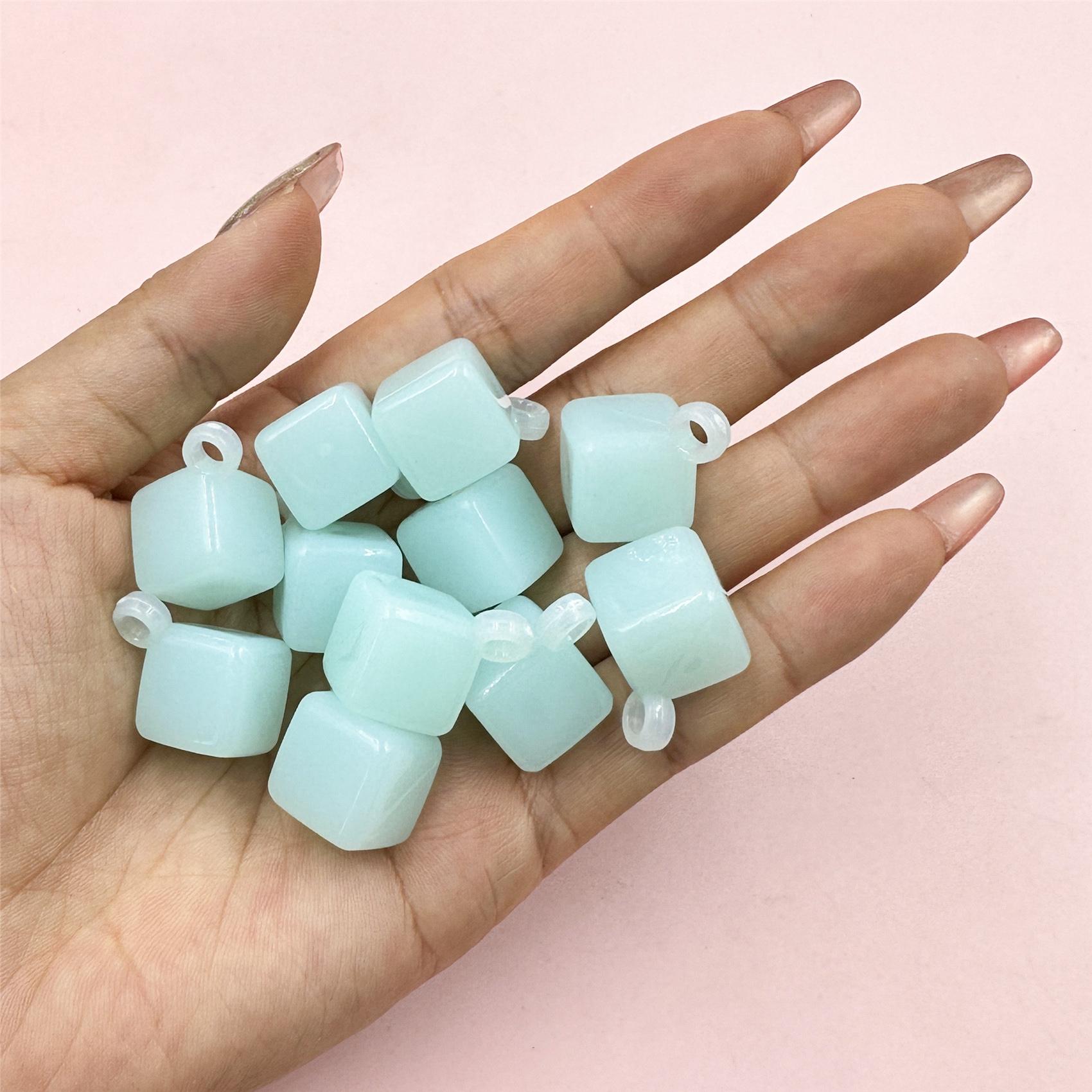 Товары для вечеринок 20 шт. 14*25,6 мм, ювелирные аксессуары, материал «сделай сам», модный желеобразный цветной акрил для браслета, серег, изготовления свободных квадратных бусин синий
Товары для вечеринок 20 шт. 14*25,6 мм, ювелирные аксессуары, материал «сделай сам», модный желеобразный цветной акрил для браслета, серег, изготовления свободных квадратных бусин синий