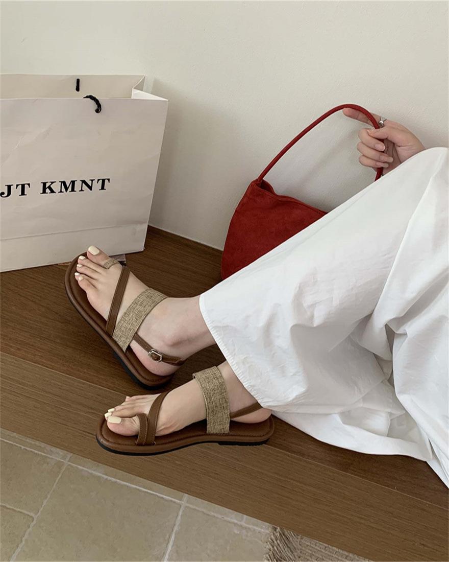 ~ Retro cross with thick-bottomed cool slippers for women s summer outer wear 2025 new comfortable flat bottom simple back space 39 хакі
~ Retro cross with thick-bottomed cool slippers for women s summer outer wear 2025 new comfortable flat bottom simple back space 39 хакі