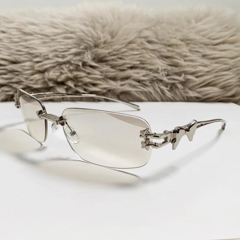 Y2K Vintage Rimless Square Adorable Bow Sunglasses Women Luxurious Brand Style Designer Sun Eyeglasses Punk Popular Hip Hop Rivet Star Eyeglass
Y2K Vintage Rimless Square Adorable Bow Sunglasses Women Luxurious Brand Style Designer Sun Eyeglasses Punk Popular Hip Hop Rivet Star Eyeglass