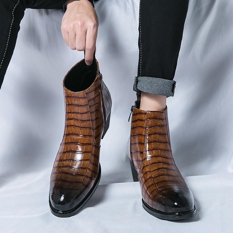 Foreign trade large size Martin boots men s 2025 autumn and winter European and American fashion personality men s pointed Chelsea boots leather shoes 38
Foreign trade large size Martin boots men s 2025 autumn and winter European and American fashion personality men s pointed Chelsea boots leather shoes 38
