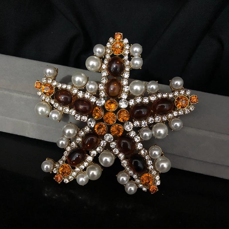 Vintage Women Men Exquisite Pearl Crystal Sea Star Badges Brooch Classic Lady Middle Design Gorgeous Baroque Pin Corsages Gift
Vintage Women Men Exquisite Pearl Crystal Sea Star Badges Brooch Classic Lady Middle Design Gorgeous Baroque Pin Corsages Gift