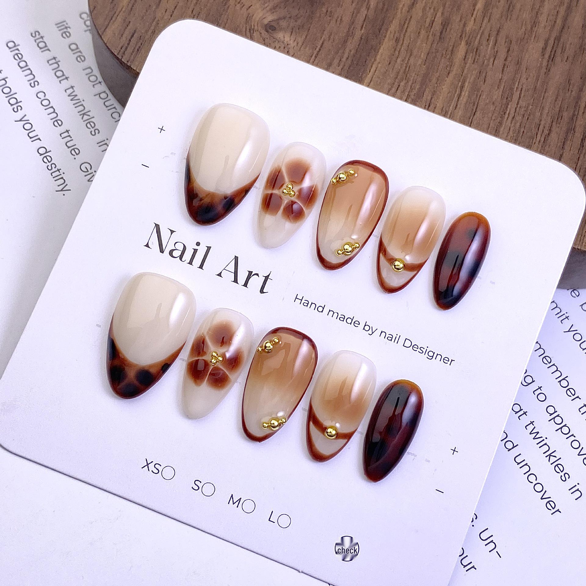 Elegant Brown Gradient Press-On Nails with Gold Beads – Autumn/Winter Luxury Style Milk Tea Gradient XS
Elegant Brown Gradient Press-On Nails with Gold Beads – Autumn/Winter Luxury Style Milk Tea Gradient XS