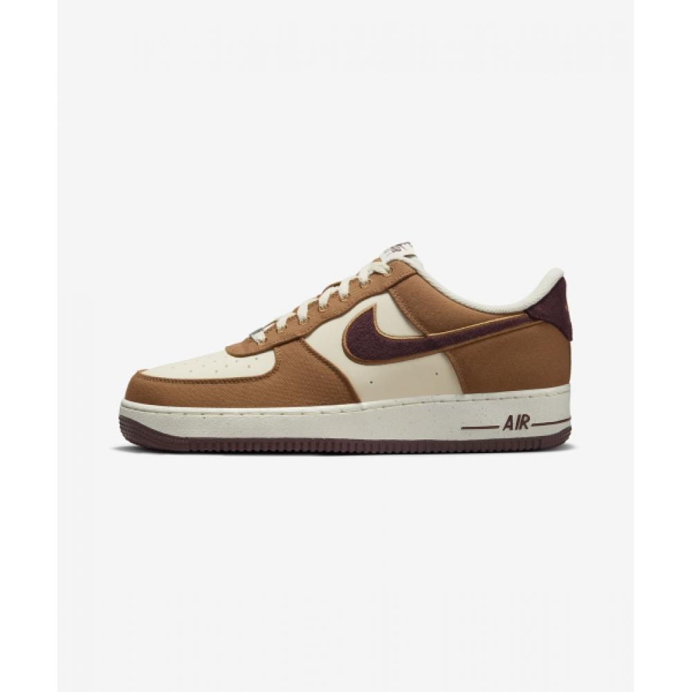 NIKE Air Force 1 07 LV8 M Light British Tan Coconut Milk Gum Темно-коричневый бордовый Crush FQ8713 200
NIKE Air Force 1 07 LV8 M Light British Tan Coconut Milk Gum Темно-коричневый бордовый Crush FQ8713 200