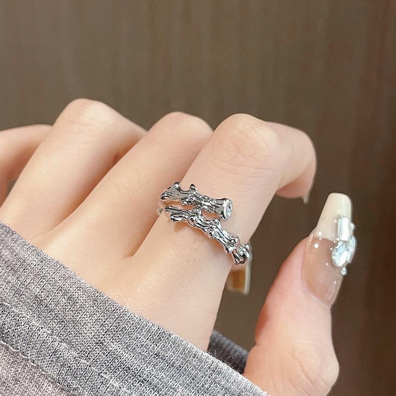 Pink Diamond Zircon Butterfly Opening High-End Ring Stacking Irregular French Personality Fashion Ring Adjustable opening
Pink Diamond Zircon Butterfly Opening High-End Ring Stacking Irregular French Personality Fashion Ring Adjustable opening