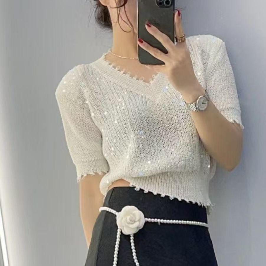 Korean Version V-neck Design Knitted Ice Silk T-shirt Women s Sequin Short Sleeved Top XL
Korean Version V-neck Design Knitted Ice Silk T-shirt Women s Sequin Short Sleeved Top XL